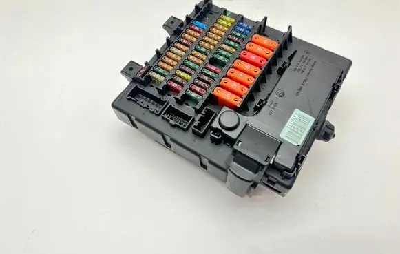 BMW Z4 E85 E86 Fuse module 6905228 838113 515792114ES