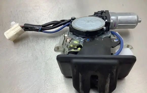 Lexus RX 330 - 350 - 400H Tailgate/trunk/boot lock/catch/latch 41232010080 1638000020