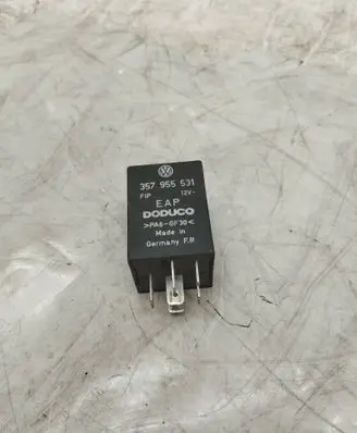 Volkswagen Transporter - Caravelle T4 Other relay 357955531