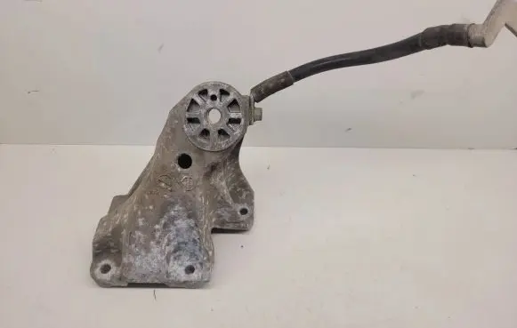 Audi Q7 4L Engine mounting bracket 7L6199308B