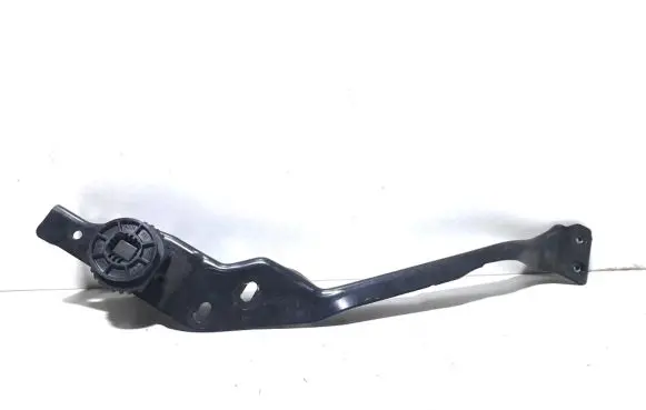 Mercedes-Benz C W204 Headlight/headlamp mounting bracket 204620596