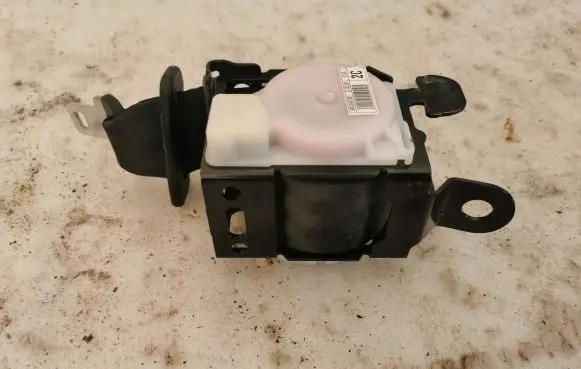 Citroen Berlingo Middle seatbelt (rear) 96815097XX 07032011