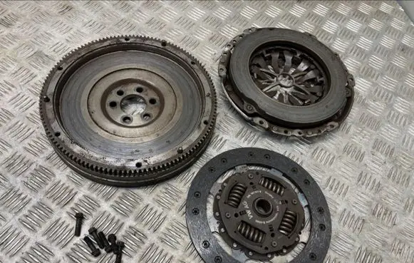 Volkswagen PASSAT B8 Clutch set kit 04L141031B