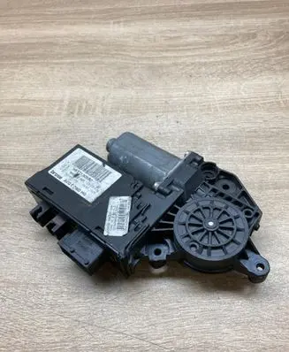 Peugeot 307 Front door window regulator motor 9637130580