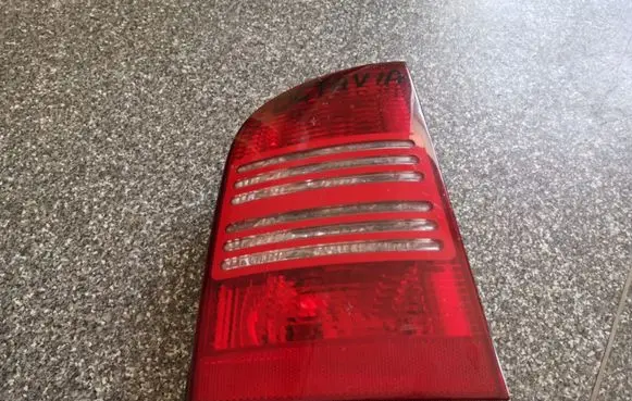 Skoda Octavia Mk1 (1U) Rear/tail lights 1U9945095 1U9945111