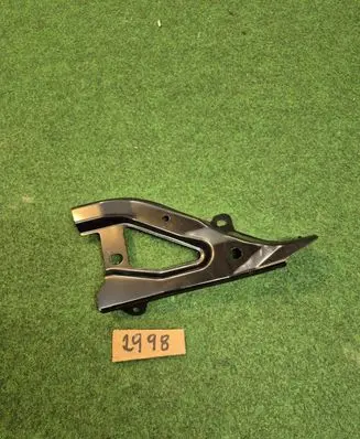 Tesla Model Y Fender mounting bracket 148757700A