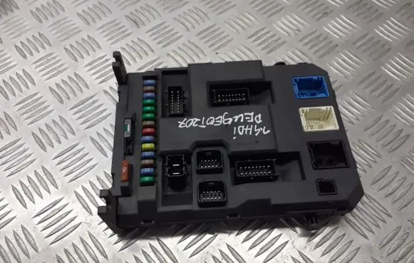 Peugeot 207 Fuse box set 9664983380