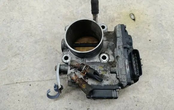 Honda Accord Throttle body valve GMB8A
