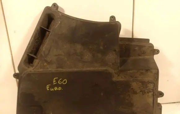 BMW 5 E60 E61 Fuse box cover 7520899 58650910