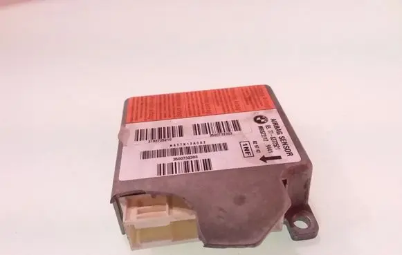 BMW 5 E39 Airbag control unit/module 8372521