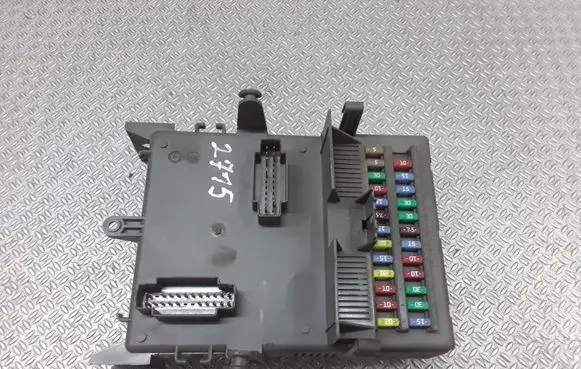 Renault Espace - Grand espace IV Fuse module 8200004201E