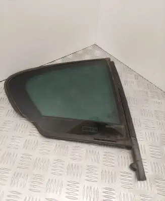 Rear vent window glass