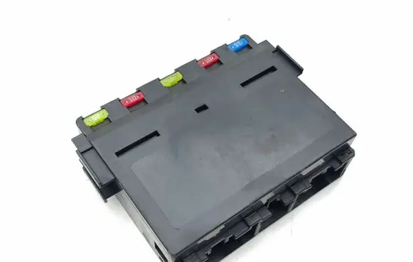 Lexus IS 220D-250-350 Fuse module 8921153020