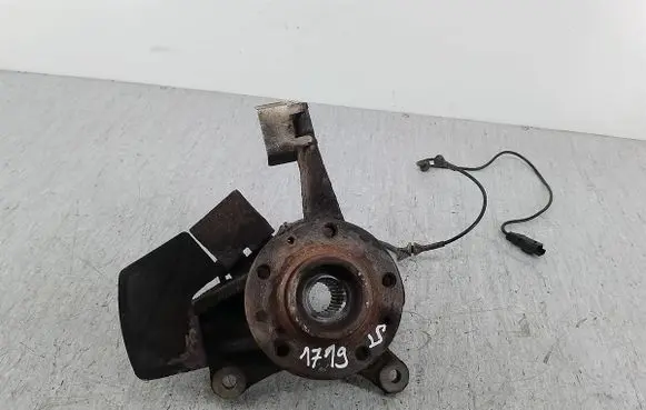 Peugeot 407 Front wheel hub spindle knuckle