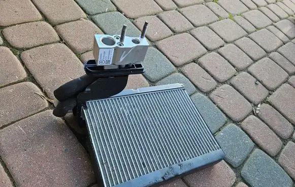 Opel Corsa F Other air conditioning (A/C) parts 7015011028