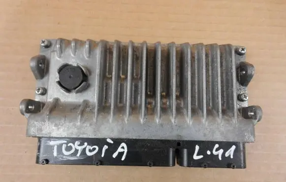 Toyota Yaris Engine control unit/module 896610DT20
