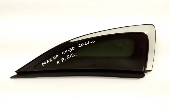 Mazda CX-30 Rear side window E9KQS01
