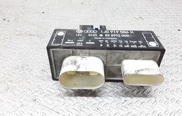 Volkswagen Golf IV Coolant fan relay 1J0919506K