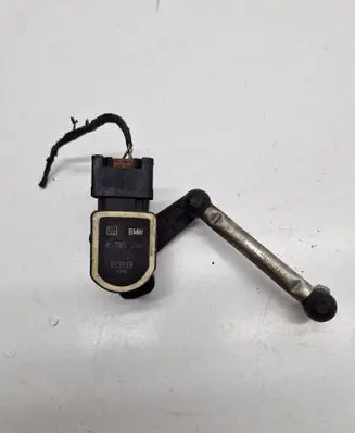 Headlight/headlamp level sensor