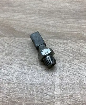 Renault Espace III Oil pressure sensor 12640 FAE