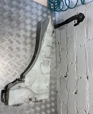 BMW X5 E70 Lamp washer fluid tank 7190998