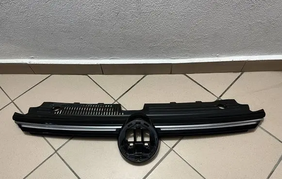 Volkswagen Golf VIII Front bumper upper radiator grill 5H0853653