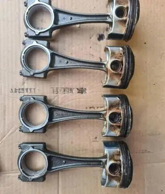 Mazda CX-5 Piston with connecting rod 