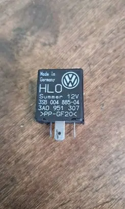 Volkswagen PASSAT B4 Other relay 3SB00488504