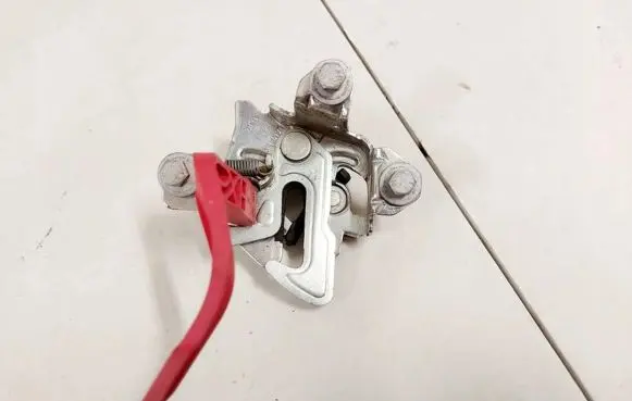 Fiat 500L Engine bonnet/hood lock/catch