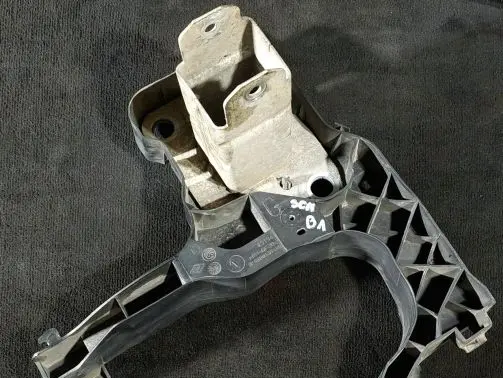 Renault Scenic II - Grand scenic II Front bumper mounting bracket 8200137495 43194 EBU430