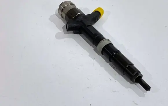 Toyota RAV 4 (XA20) Fuel injectors set 2367027030