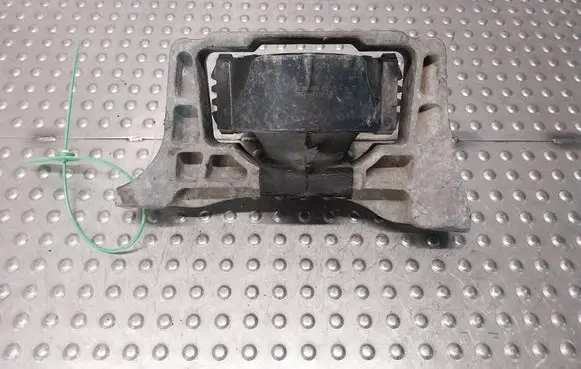 Ford Kuga II Engine mount vacuum valve 7M51-6F012-YA