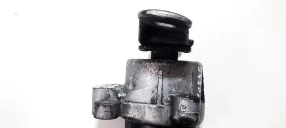 Ford Mondeo Mk III Engine mount bracket