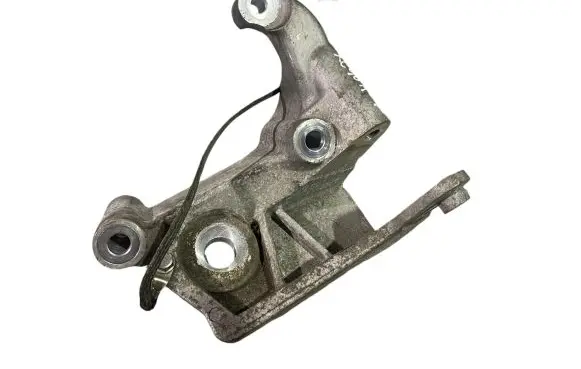 Volvo XC90 Engine mounting bracket 31430470