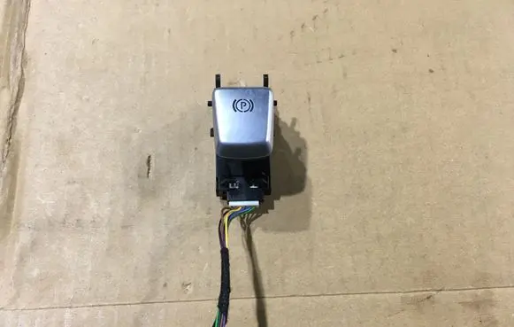 Mercedes-Benz E W213 Hand parking brake switch A2139053803