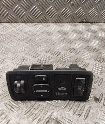 Toyota Corolla E120 E130 Wing mirror switch 183574
