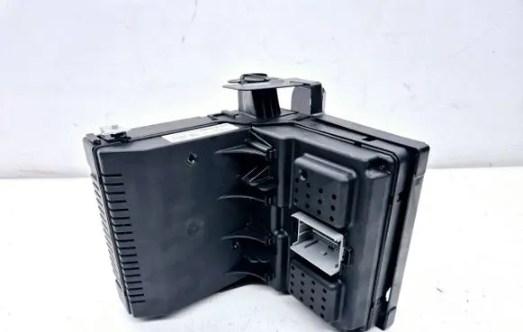 Volvo V70 Comfort/convenience module 30728356 12216069 04W392