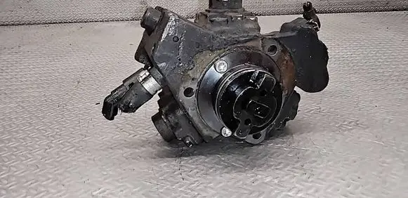 Opel Corsa D Fuel injection high pressure pump 0445010157 0055206489