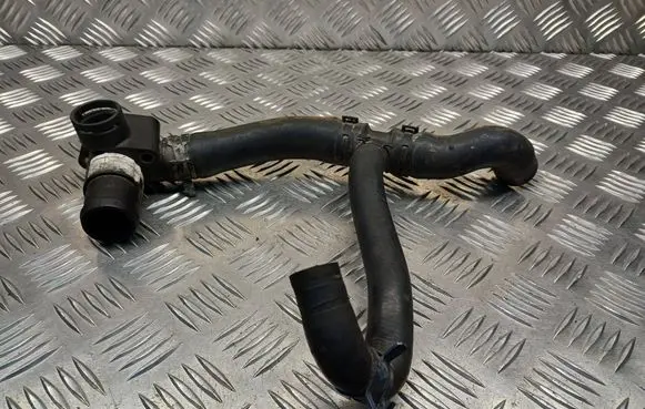 Audi A4 S4 B5 8D Engine coolant pipe/hose 028121132 252516