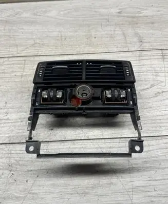 Audi A8 S8 D4 4H Rear air vent grill 4E0819203A