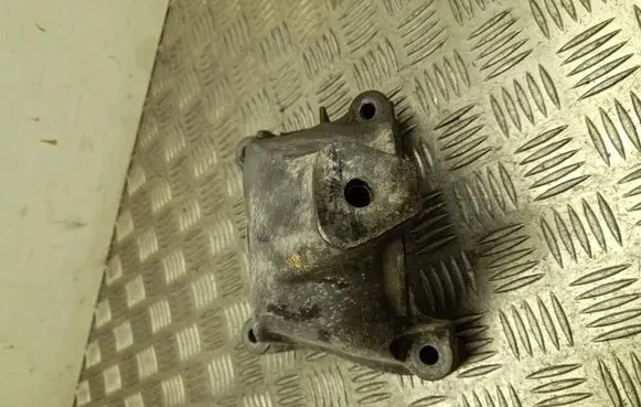Audi A6 S6 C7 4G Engine mounting bracket 4G0199307AJ