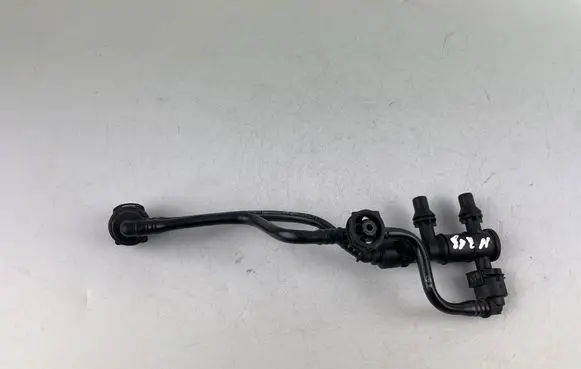 Engine coolant pipe/hose