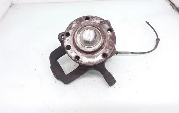 Volkswagen II LT Front wheel hub spindle knuckle 9013320302