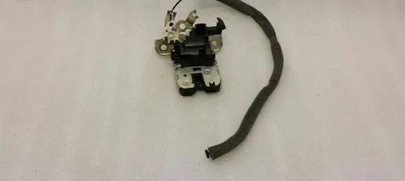 Audi TT TTS RS Mk3 8S Tailgate/trunk/boot lock/catch/latch 8R0827505