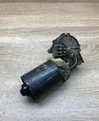 Volkswagen PASSAT B4 Wiper motor 357955113C 0390241108