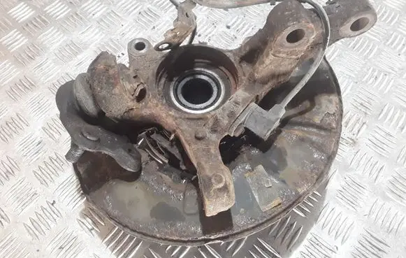 Toyota Corolla Verso AR10 Front wheel hub spindle knuckle