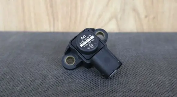 Mercedes-Benz SLK R172 Air pressure sensor 0071530028 A0071530028
