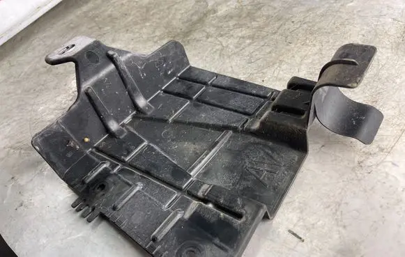 Front bumper skid plate/under tray