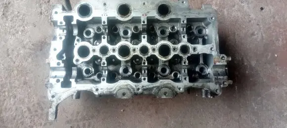Peugeot 607 Engine head 