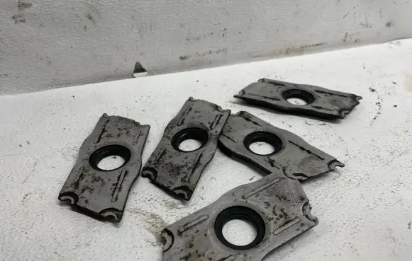 Audi A4 S4 B7 8E 8H Fuel Injector clamp holder